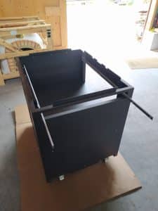 Montierte Auszuschienen des Clementi Gold Tisch