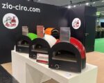 Drei Zio Ciro Subito Cotto 45 Pizzaöfen auf der Messe