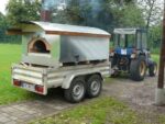 Pizzaofen FD 150 von Les Chminees auf einem Anhänger