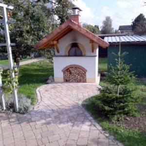 Les Cheminees Pizzaofen Bausatz von einem Kunden in ein Backhaus gebaut