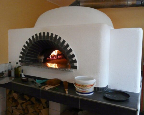 Ambrogi Pizzaofen fertig isoliert und verkleidet