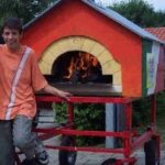 Les Cheminees Pizzaofen Bausatz auf einem fahrbaren Gestell