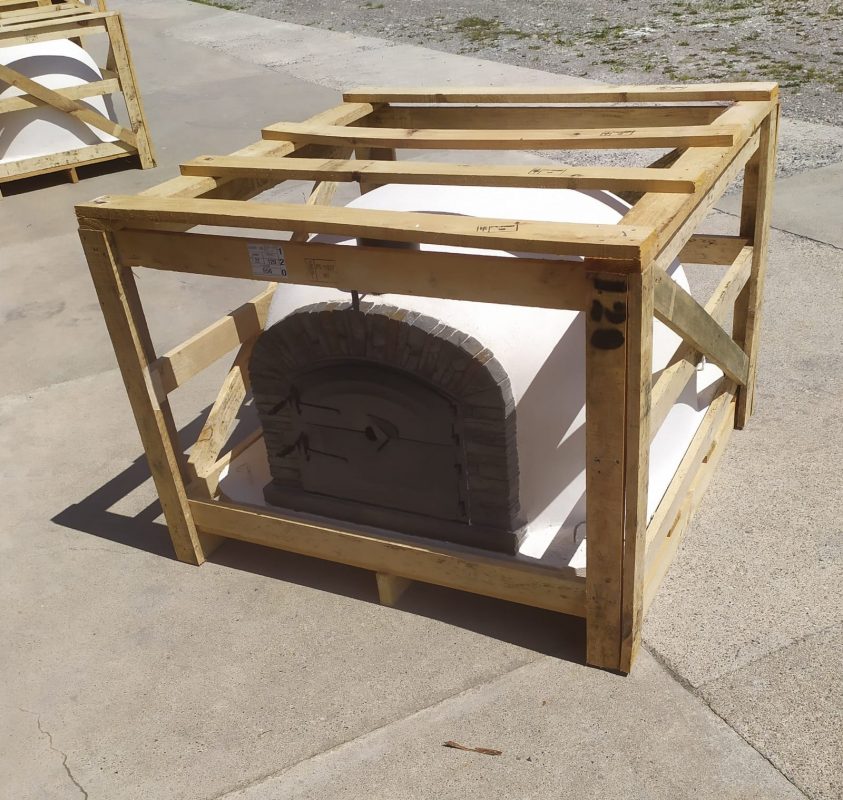 Ventura Holzbackofen in der Holzpalette