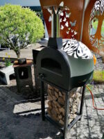 Ein Zio Ciro Subito Cotto Pizzaofen auf einem custom Untergestell
