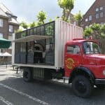 Foodtruck Pizzaofen in einem Mercedes Benz Oldtimer Truck