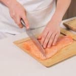 Lachs auf einem ChopBox Schneidebrett