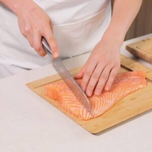 Lachs auf einem ChopBox Schneidebrett