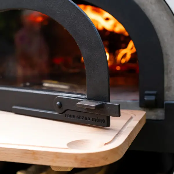 Four Grand Mere Schneidebrett mit Feuer