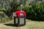 Fontana Volta rot mit Tisch